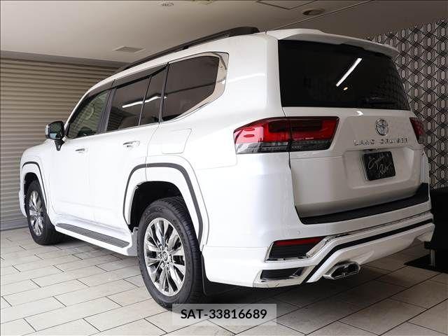 Toyota LAND CRUISER 2024-01 8230560-1