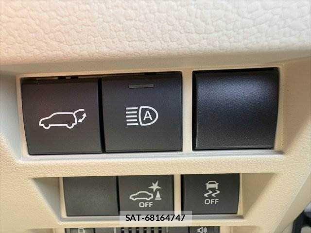 Toyota LAND CRUISER 2023-03 8245652-14