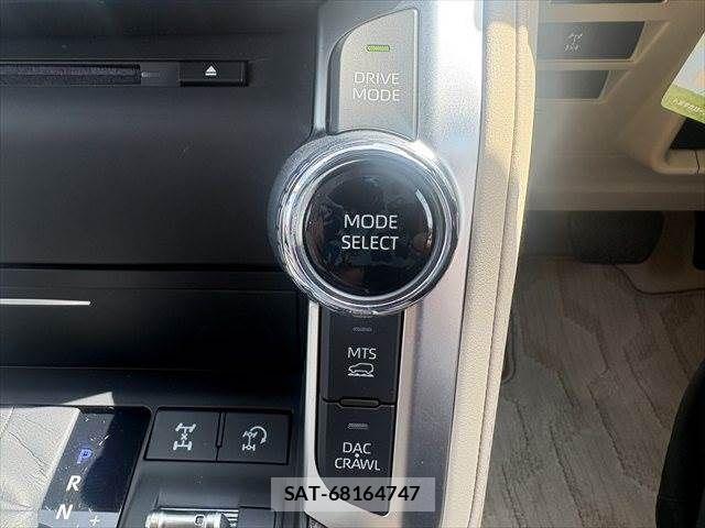 Toyota LAND CRUISER 2023-03 8245652-15