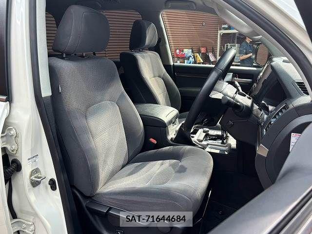Toyota LAND CRUISER 2019-08 8245651-10