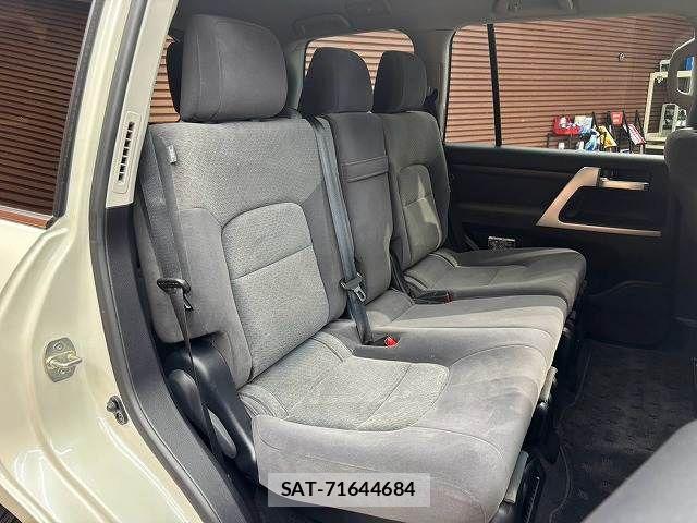Toyota LAND CRUISER 2019-08 8245651-11