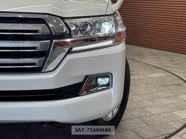 Toyota LAND CRUISER 2019-08 8245651-17