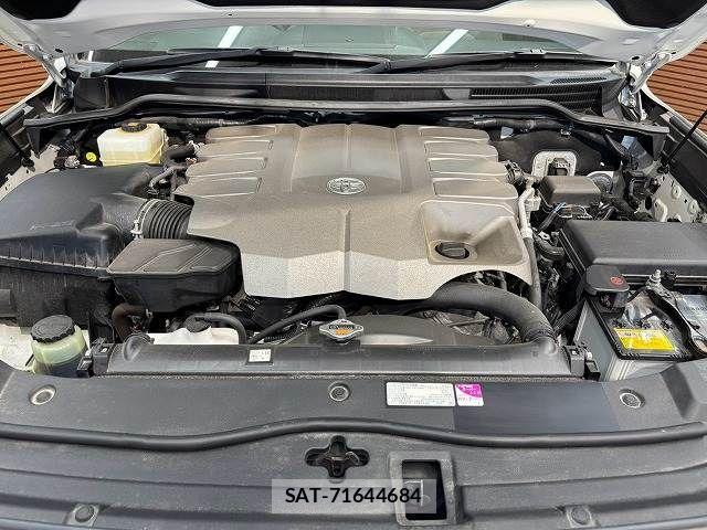Toyota LAND CRUISER 2019-08 8245651-19