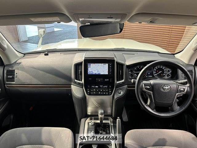 Toyota LAND CRUISER 2019-08 8245651-2