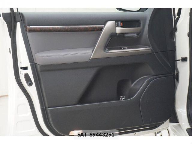 Toyota LAND CRUISER 2010-01 8315085-13