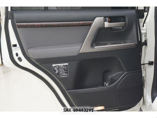 Toyota LAND CRUISER 2010-01 8315085-14