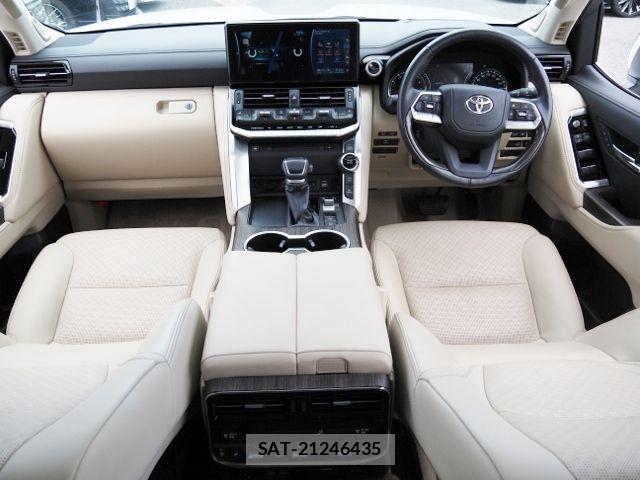 Toyota LAND CRUISER 2023-11 8315082-10