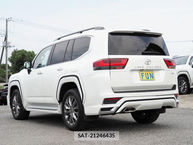 Toyota LAND CRUISER 2023-11 8315082-5