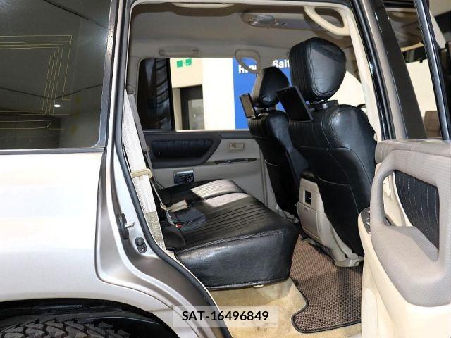 Toyota LAND CRUISER 2002-01 8315083-16