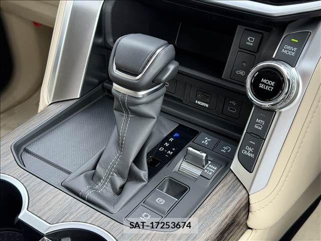 Toyota LAND CRUISER 2025-05 8315080-16