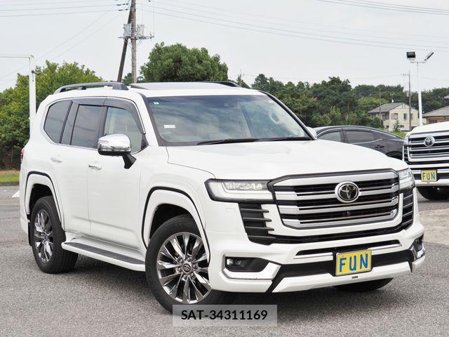 Toyota LAND CRUISER 2023-08 8315081-2