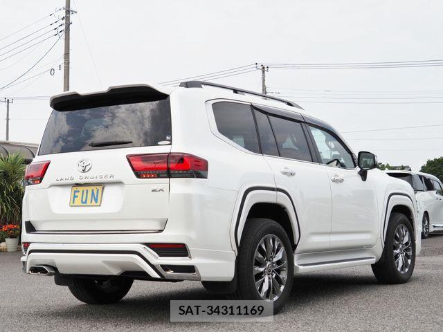 Toyota LAND CRUISER 2023-08 8315081-4