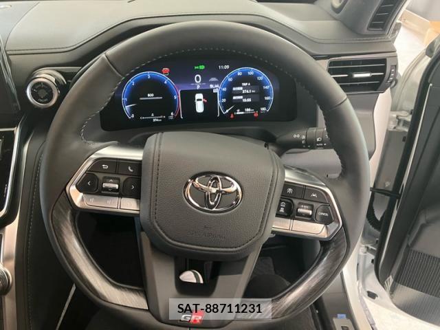 Toyota LAND CRUISER 2025-05 8336478-12