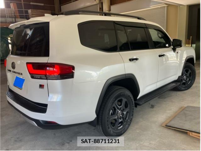 Toyota LAND CRUISER 2025-05 8336478-3