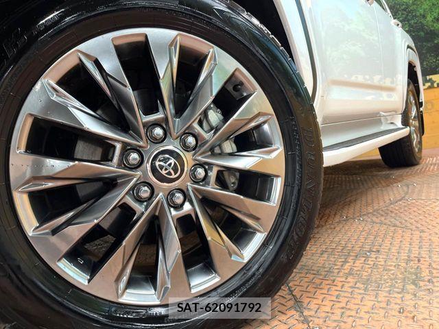Toyota LAND CRUISER 2022-07 8354805-12