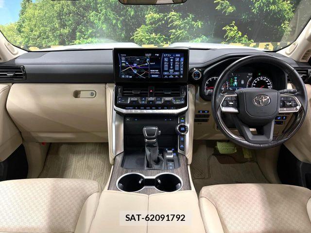 Toyota LAND CRUISER 2022-07 8354805-1