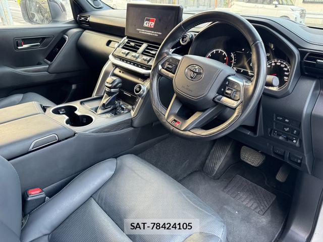 Toyota LAND CRUISER 2022-06 8354806-1