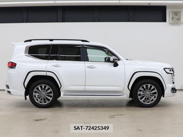 Toyota LAND CRUISER 2025-05 8366618-9