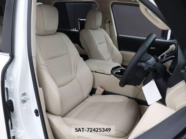 Toyota LAND CRUISER 2025-05 8366618-23