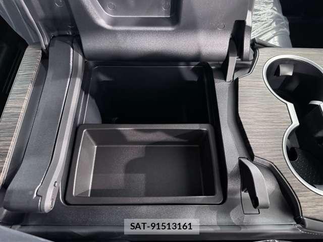 Toyota LAND CRUISER 2026-04 8366613-22