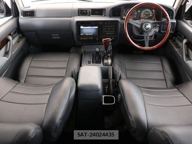 Toyota LAND CRUISER 1997-01 8366624-1