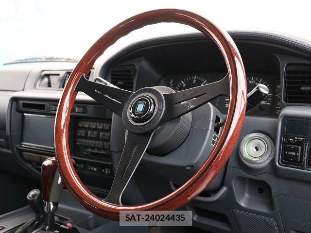 Toyota LAND CRUISER 1997-01 8366624-19