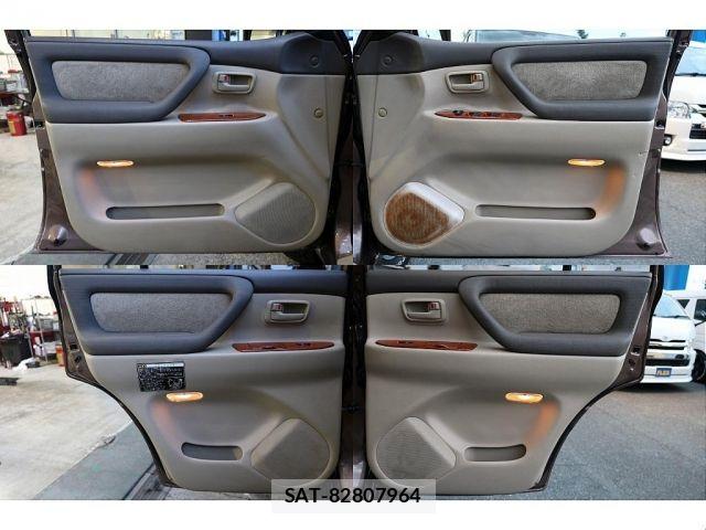 Toyota LAND CRUISER 2002-01 8366628-17