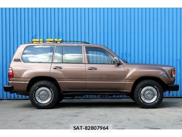 Toyota LAND CRUISER 2002-01 8366628-6