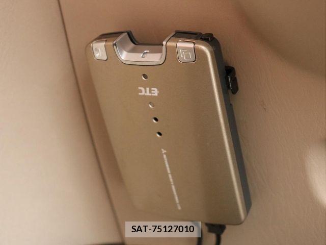 Toyota LAND CRUISER 2002-01 8366625-19