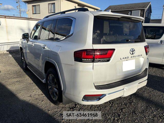 Toyota LAND CRUISER 2025-08 8366619-2