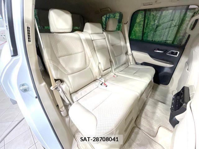 Toyota LAND CRUISER 2024-04 8366617-8