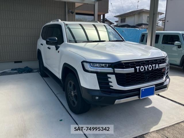 Toyota LAND CRUISER 2023-10 8366620-1
