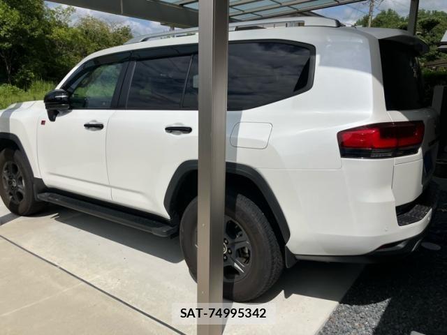 Toyota LAND CRUISER 2023-10 8366620-2