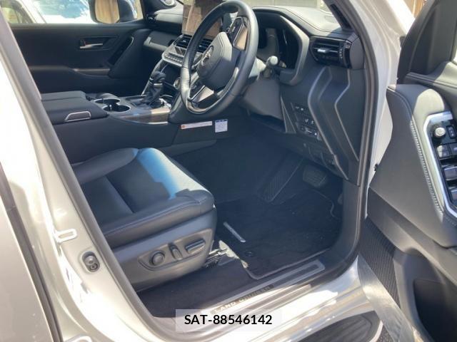 Toyota LAND CRUISER 2025-07 8366612-17