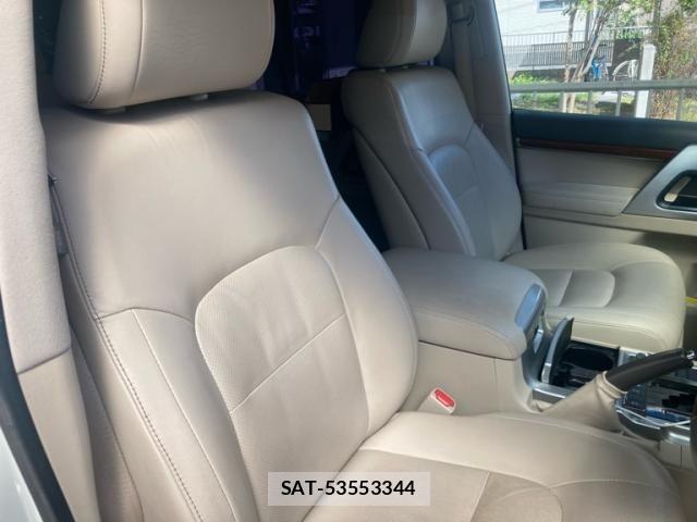 Toyota LAND CRUISER 2018-05 8366623-13