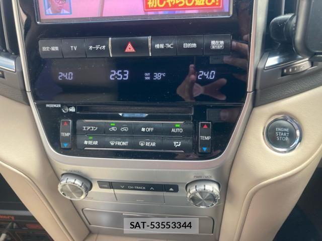 Toyota LAND CRUISER 2018-05 8366623-24