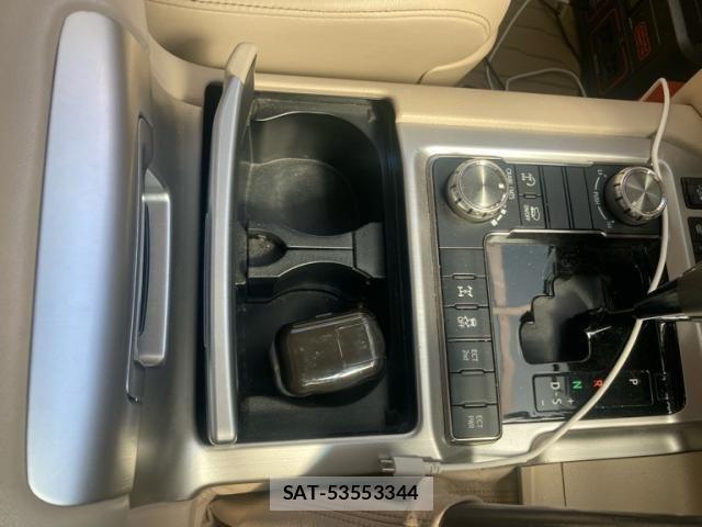Toyota LAND CRUISER 2018-05 8366623-26