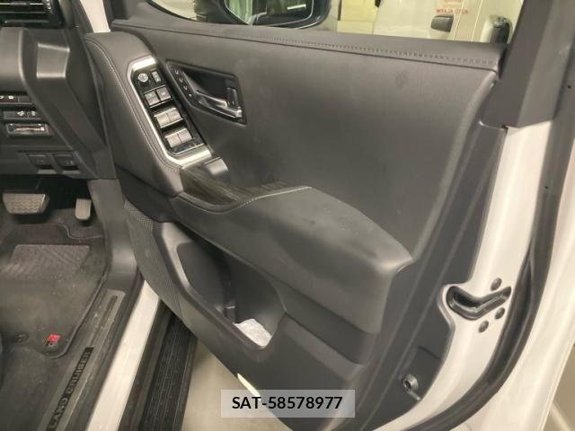 Toyota LAND CRUISER 2023-11 8366616-9