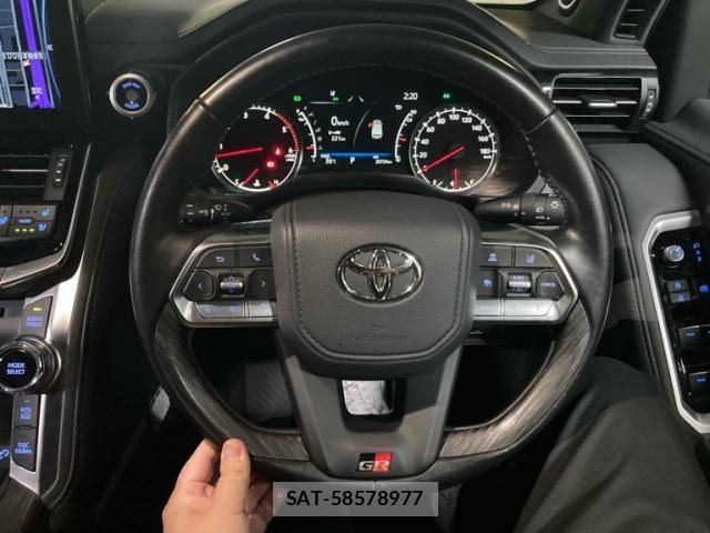Toyota LAND CRUISER 2023-11 8366616-13
