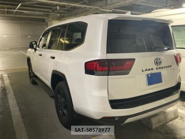 Toyota LAND CRUISER 2023-11 8366616-3