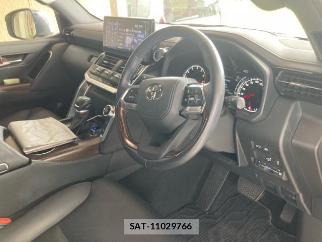 Toyota LAND CRUISER 2024-08 8366621-11