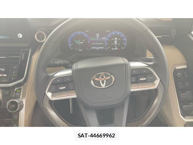 Toyota LAND CRUISER 2025-10 8366615-13