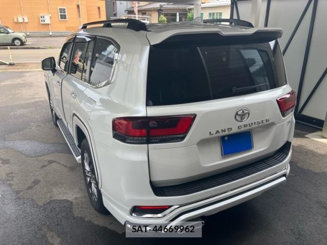 Toyota LAND CRUISER 2025-10 8366615-2