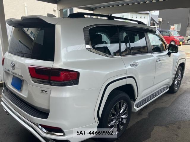 Toyota LAND CRUISER 2025-10 8366615-3