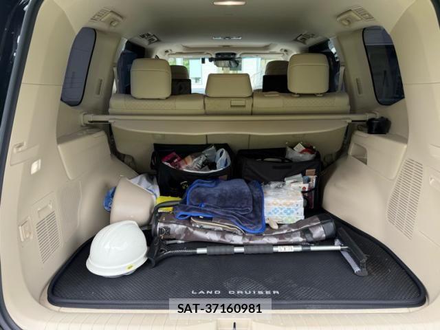 Toyota LAND CRUISER 2023-10 8366614-12