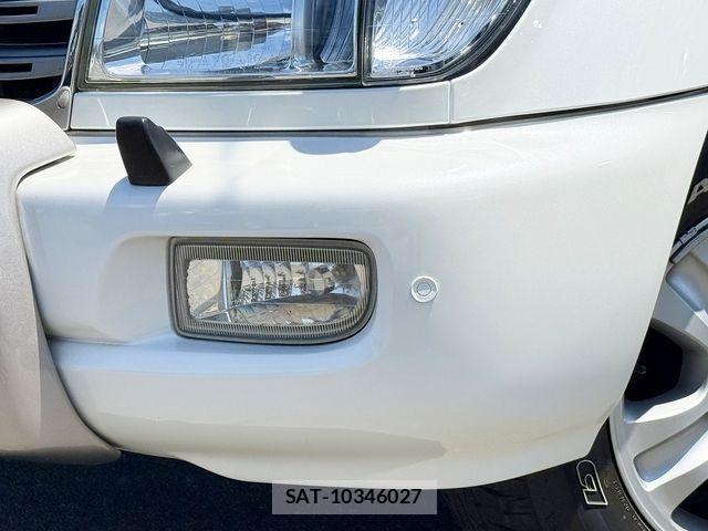 Toyota LAND CRUISER 2004-02 8371779-7