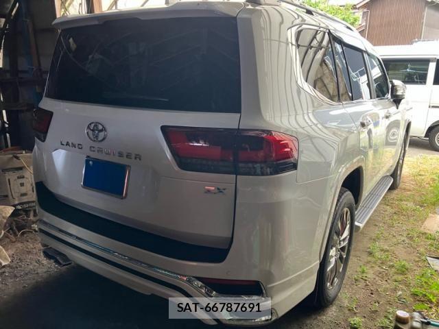 Toyota LAND CRUISER 2025-07 8413172-2