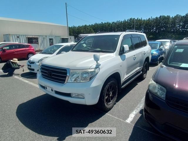 Toyota LAND CRUISER 2011-08 8438313-0