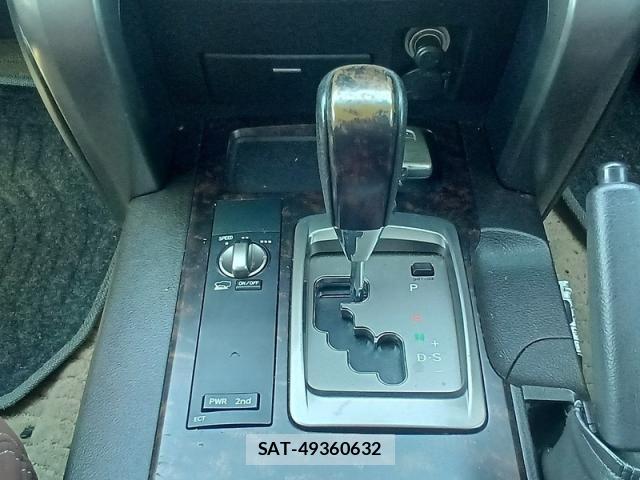 Toyota LAND CRUISER 2011-08 8438313-11