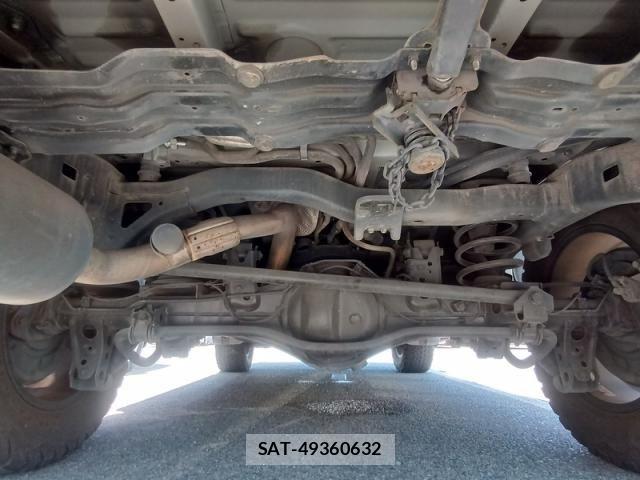Toyota LAND CRUISER 2011-08 8438313-15